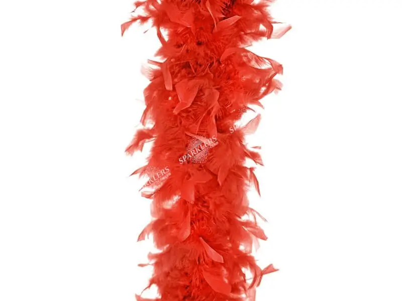 Boa de plumas rojas