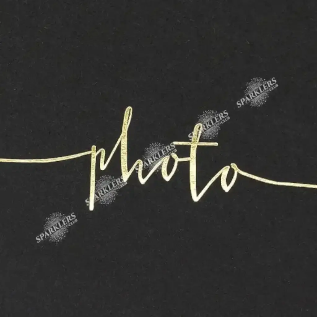 Álbum de fotos negro en formato apaisado con letras doradas