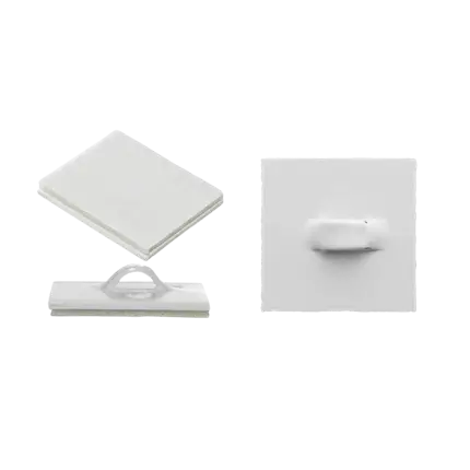 Soporte autoadhesivo con ojal