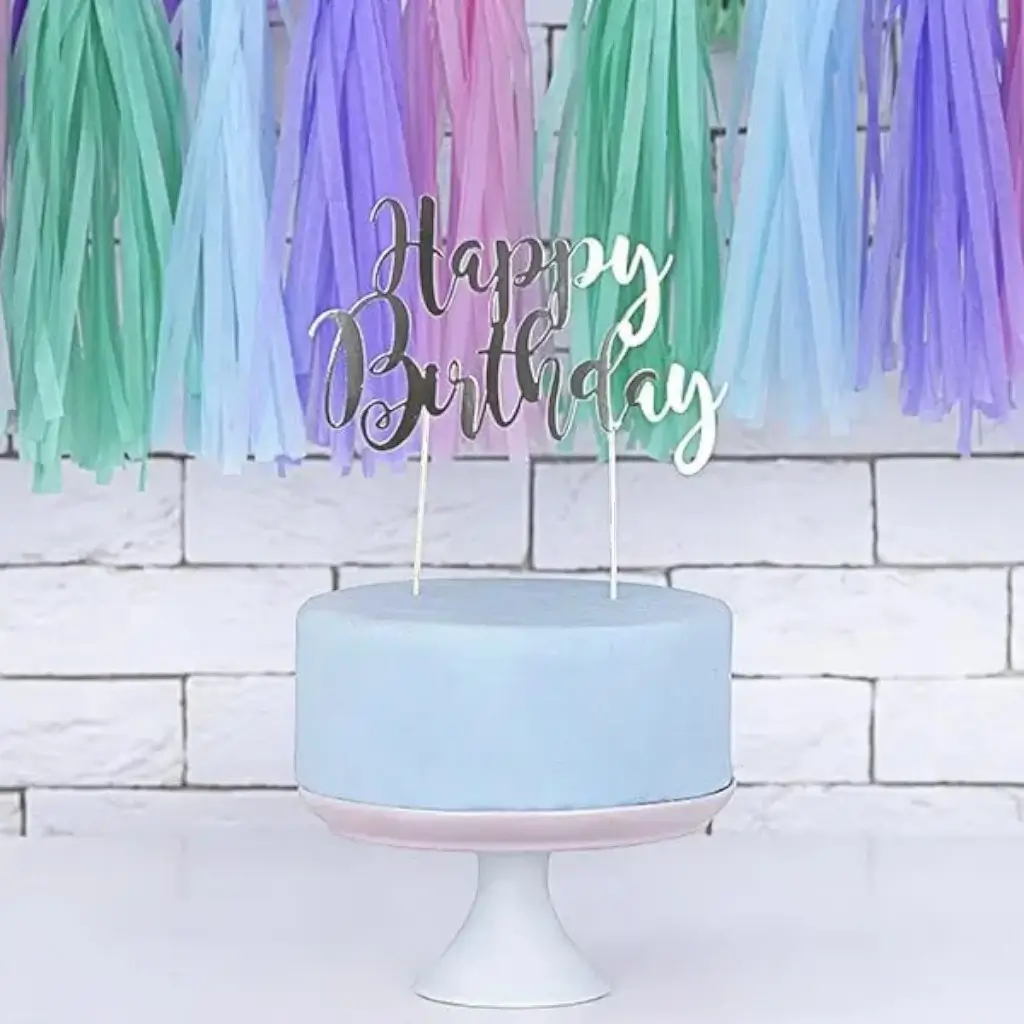 Feliz Cumpleaños pastel de plata de decoración