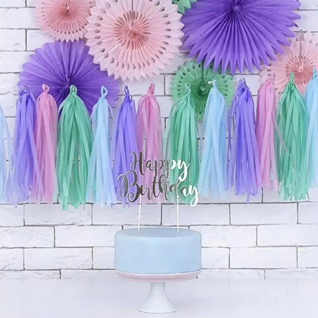 Feliz Cumpleaños pastel de plata de decoración