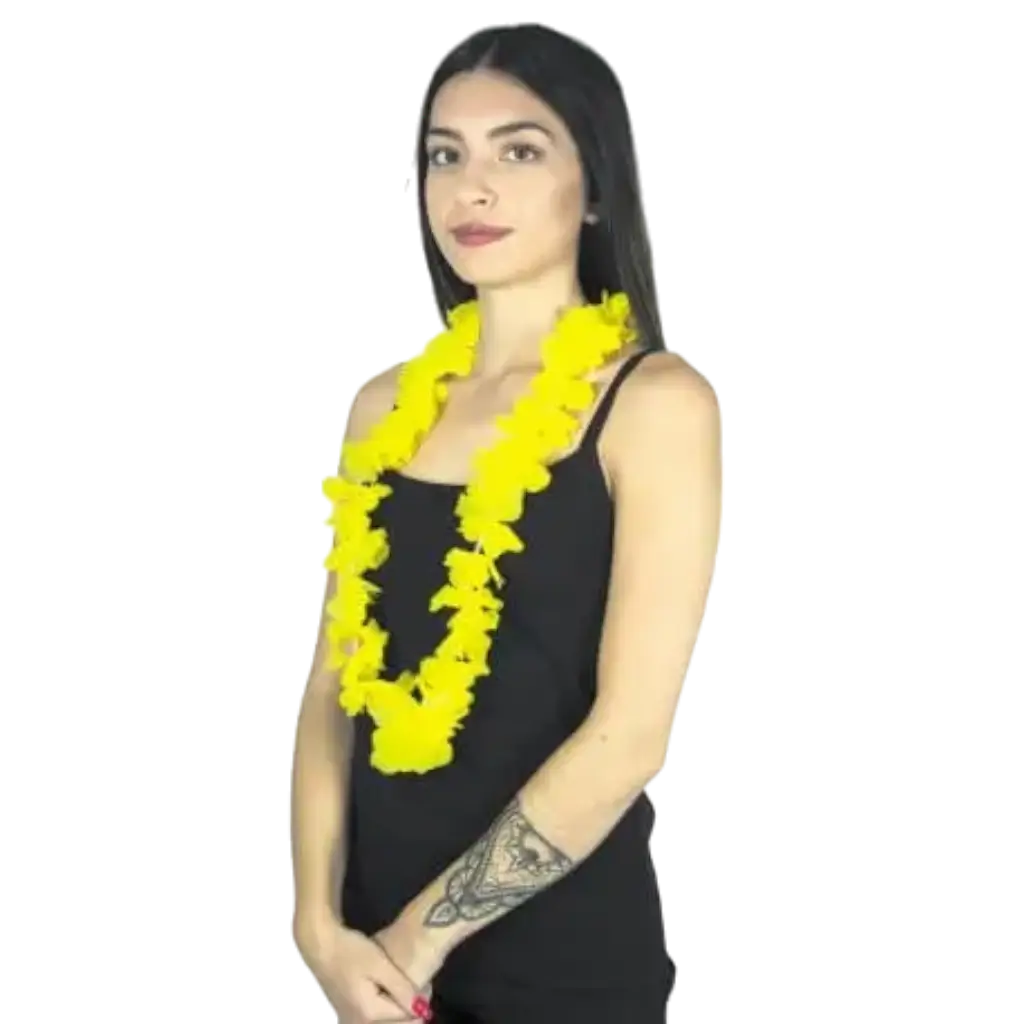Collar hawaiano con flores amarillas