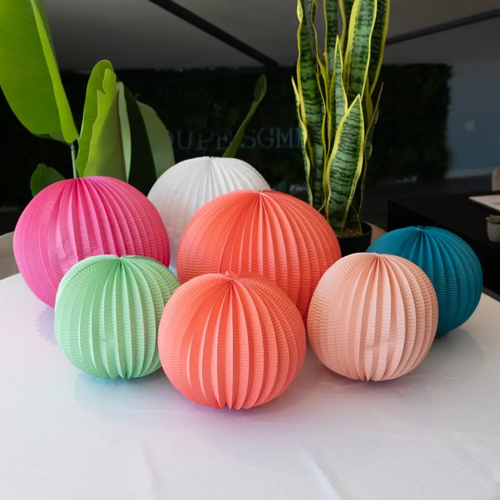 Bola de papel de lámpara redonda de crema 30cm