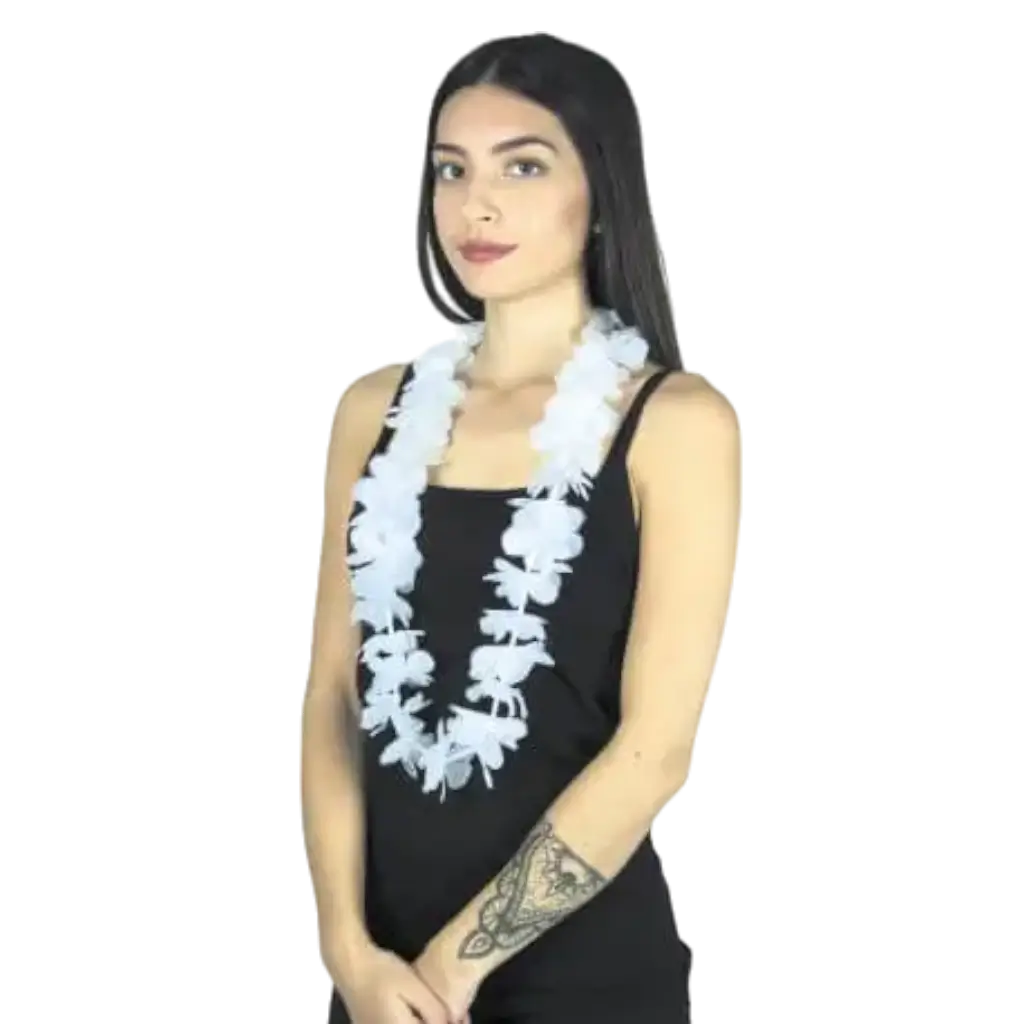 Collar hawaiano con flores blancas