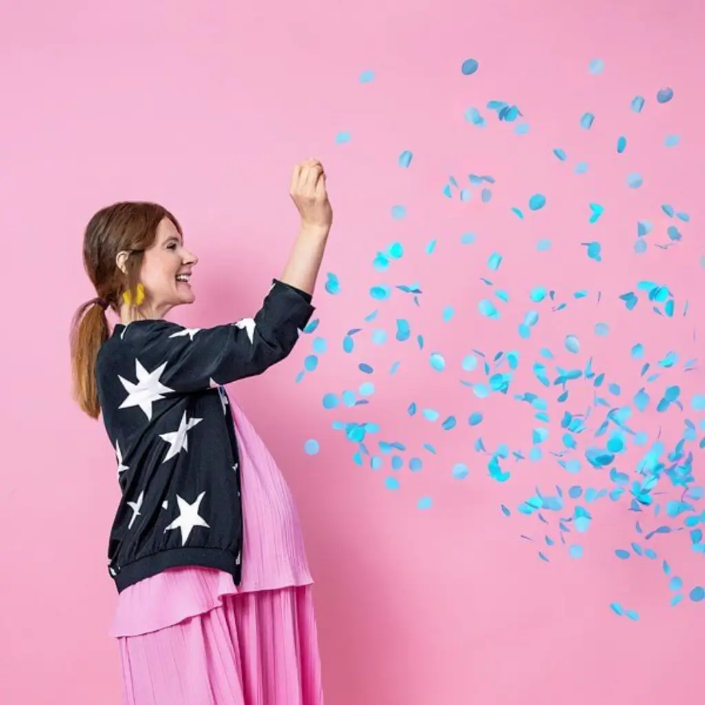 Los globos de confeti revelan el género del niño