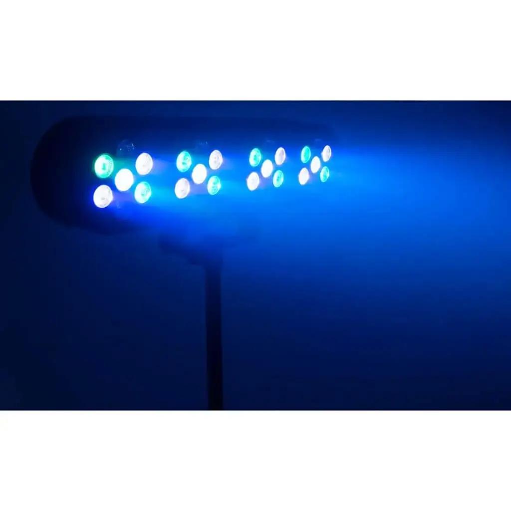 Efecto de luz en un soporte LED de 4 PAR con mando a distancia