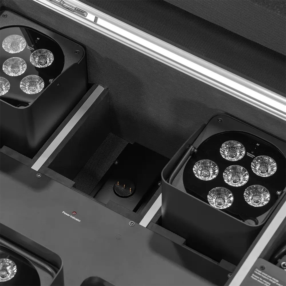 Proyectores LED "IZY Glow Set" Mac Mah – 6×15W RGBWA-UV, DMX inalámbrico, recargables