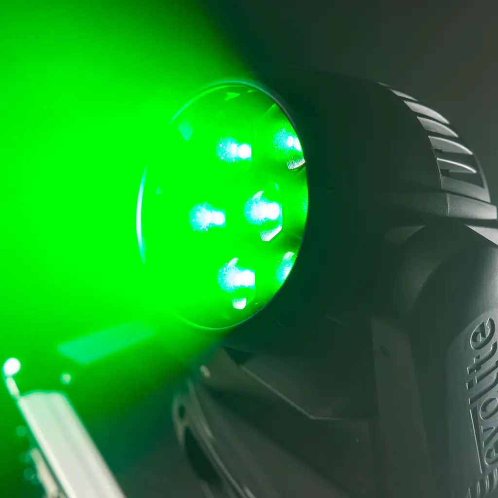 Foco Wash 725 W - Evo Wash 725 CRz Evolite - LED multicolor y control DMX