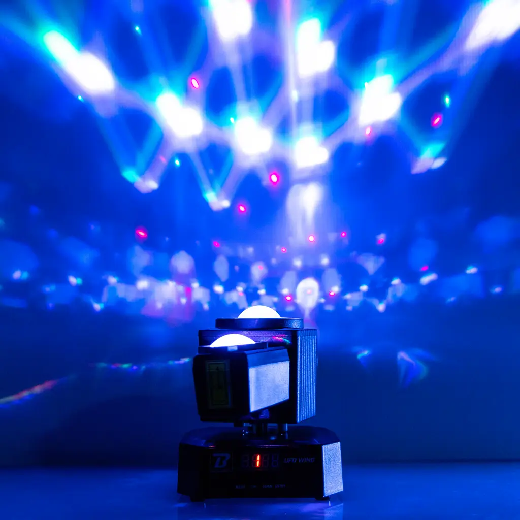 Foco multifunción de 50 W - UFO Wing BoomTone DJ - LED + LÁSER + estroboscópico + haces, controlable por DMX