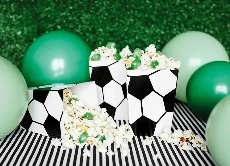 6 botes de palomitas de fútbol