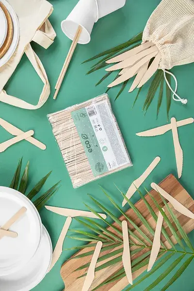 100 cuchillos de madera