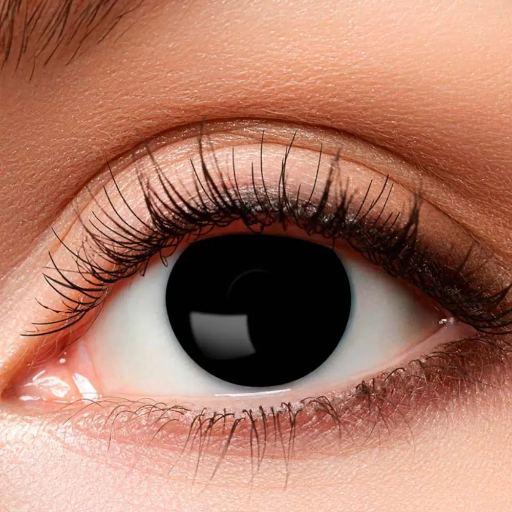 Lentes de contacto «Ojos negros de bruja» – Lentes de contacto de Halloween